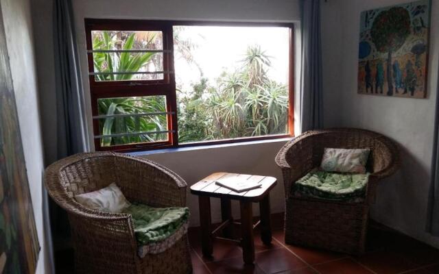 Buccaneers Lodge & Backpackers