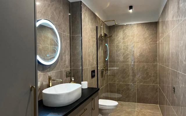 Raina apartment Gold
