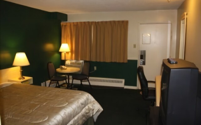 Northwoods Inn & Suites