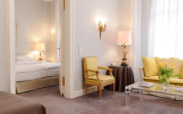 Opera Hotel