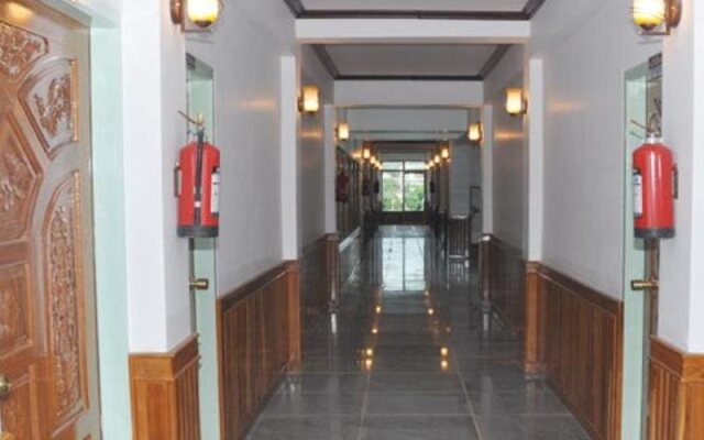 Golden Star Hotel