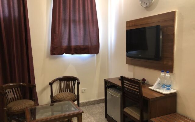 OYO Rooms Near Huda City Centre