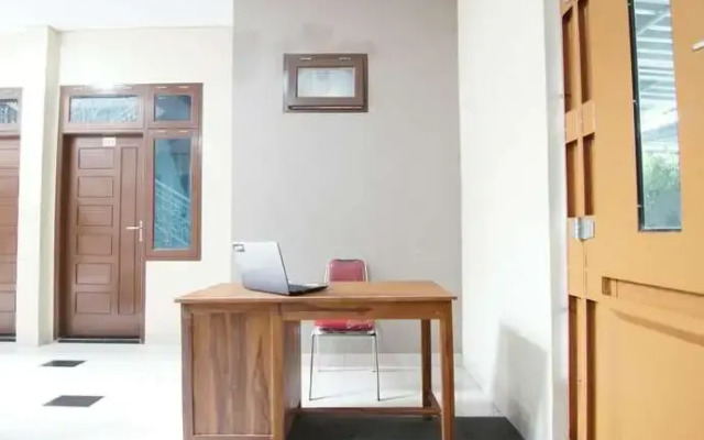 SPOT ON 93428 Pinus Jaya SyariahNearTaman Amaryllis Pekanbaru