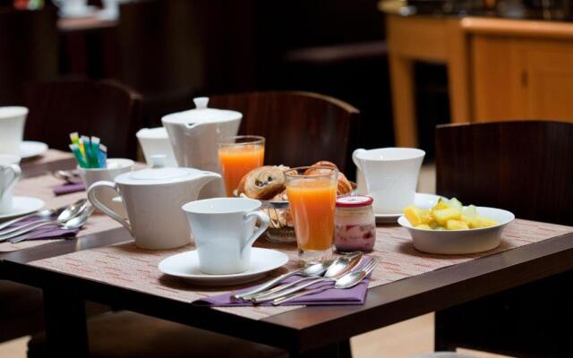 Hotel Paris Neuilly