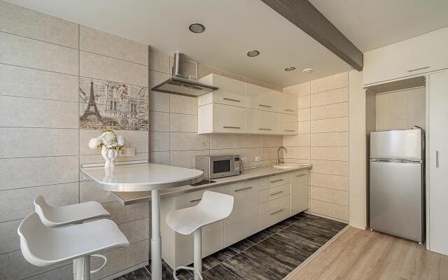 Хорошего дня на улице Александра Козицына 12