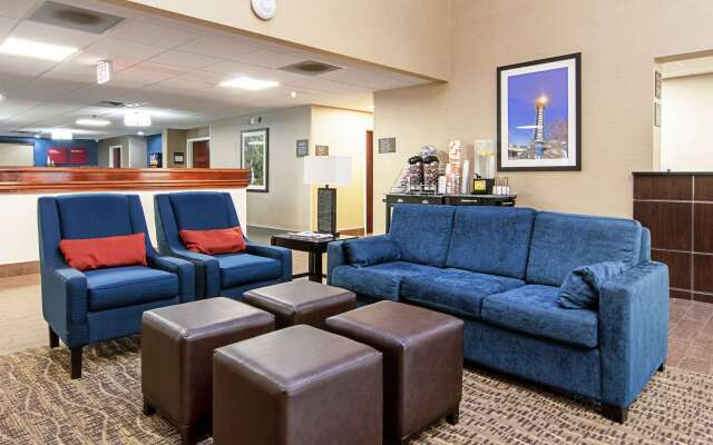 Comfort Suites Knoxville Airport