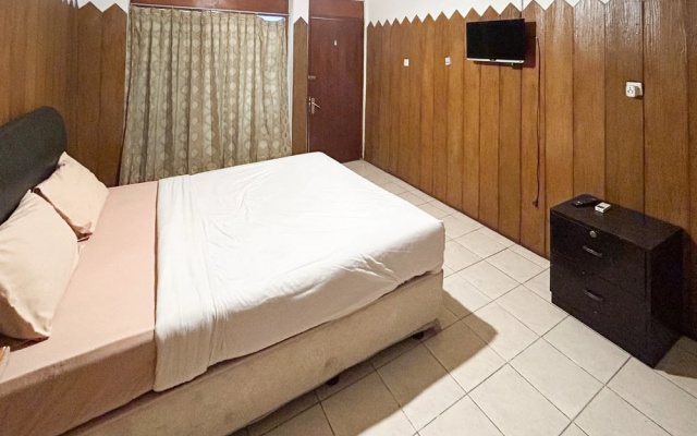 RedDoorz @ Makuta Guest House Prawirotaman Yogyakarta – Guest Rooms – Yogyakarta