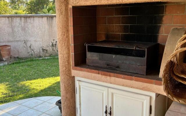 Spacious Family House Near The Sea