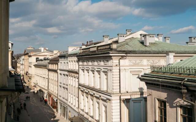 Historic Apartment With Antique Fresco at Main Square Old Town View