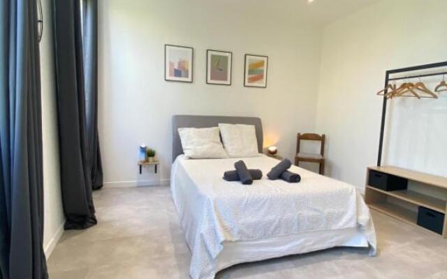 T3 2 chambres-centre-ville Place d'Armes Clim-Wifi