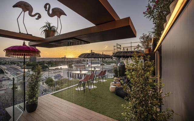 On Suites Sevilla Apartments designed for adults