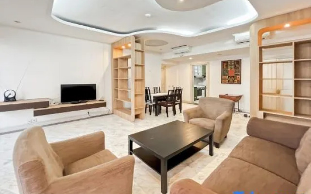 Large & Luxury Menteng Apt 3BR w/ Pool, Gym Wi-Fi