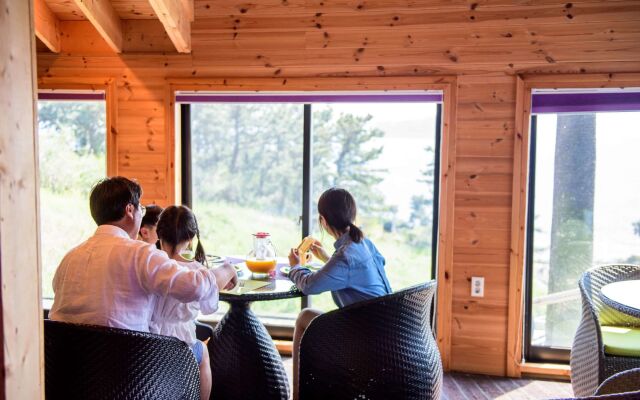 Visby Jeju Palm Village