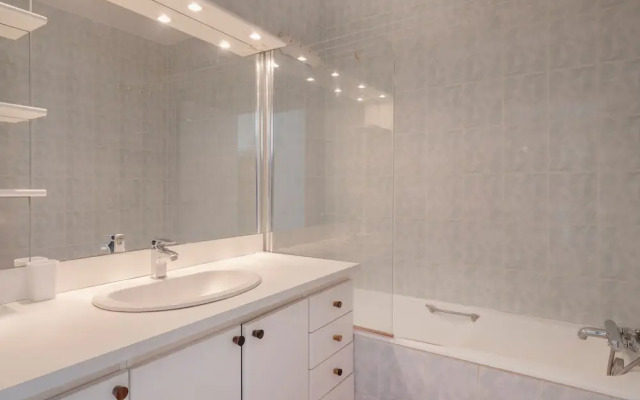 Eiffel Tower Loft residence