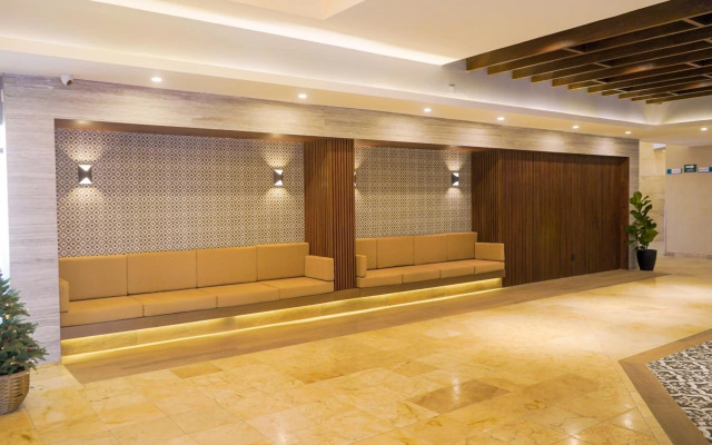 Oceano Palace Beach Resort