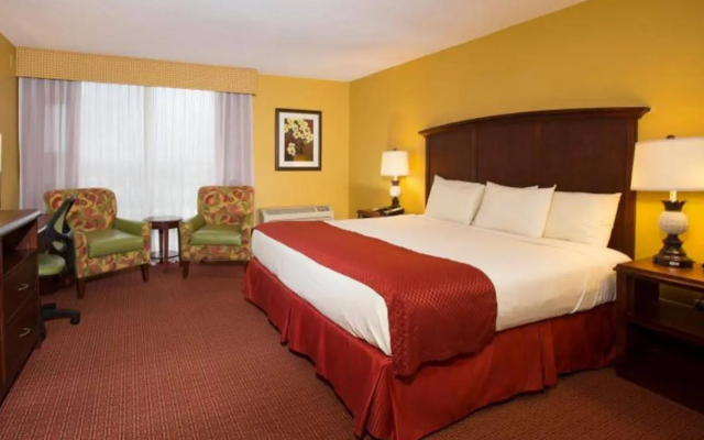 Rosen Inn, closest to Universal