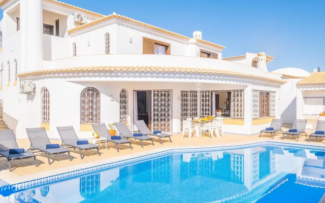 Villa Molucas