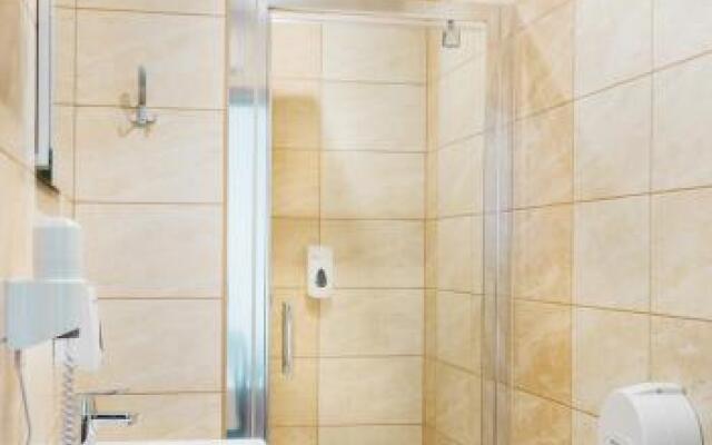 Hotelik pod Dębami