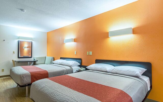 Motel 6 Indianapolis Carmel