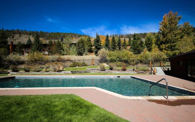 Tennis Townhomes 1309