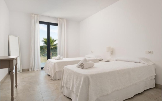 Villa Casa Marian for 8 with swimming pool, garden and close to beach