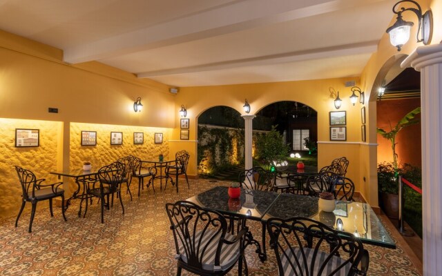 Motif Hotel