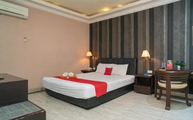RedDoorz Plus near Simpang Tiga Tritayasa Cilegon