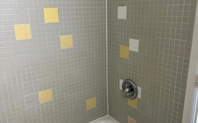 OYO Hotel Greensboro NC Southwest I-85