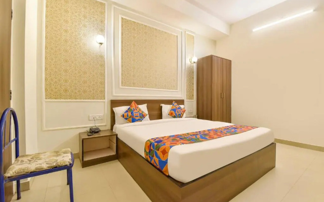 OYO 9571 Hotel Aditya Residency