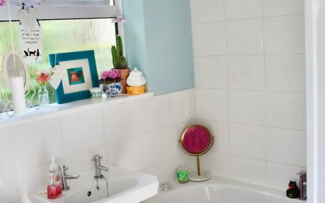 Cosy 1 Bedroom Basement Flat In Hove