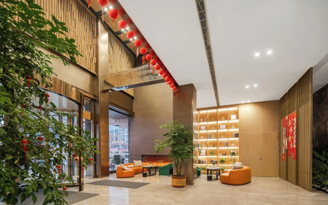 Wanzai Yijia La Maison Hotel