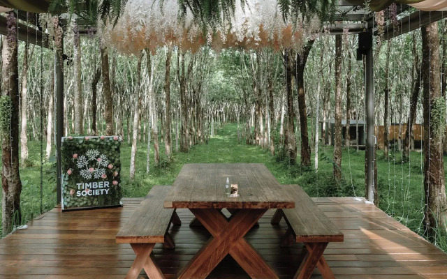 Timber Society Boutique Hideaway