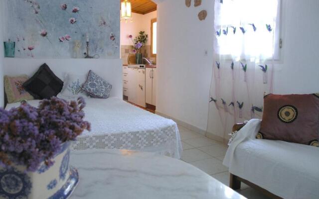 Beachfront self-catering studios in Psatha Bay - 60km from Athens