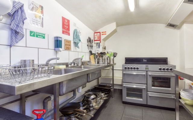 Astor Kensington Hostel