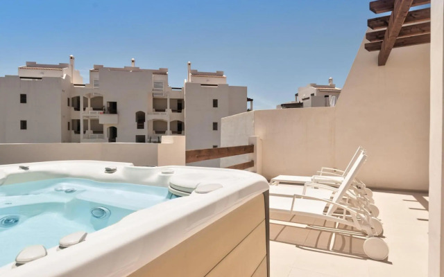 Bentor 3-1 PENTHOUSE JACUZZI POOL VIEW 3B