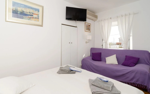 White Wave Guest House