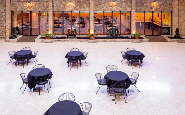 Park Inn by Radisson Sharon