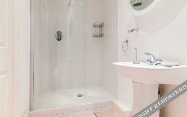 FG Property - Chelsea, Chelsea Embankment, Flat 9