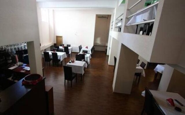 Hotel Basarab