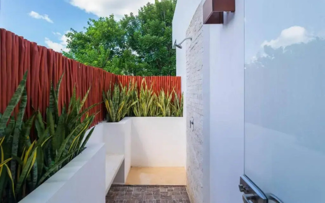 Luxury Private 3BED Villa, Garden, Pool,Security