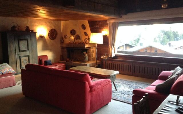 Big Luxurious Chalet in Schönried