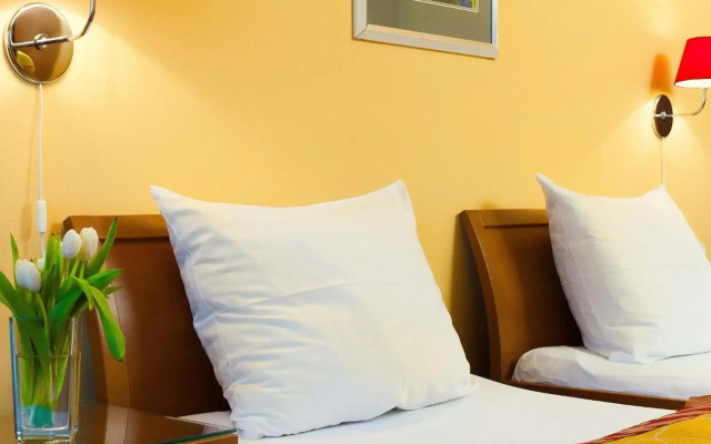 Cloister Inn