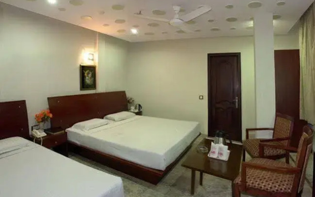 Hotel Sun City by OYO