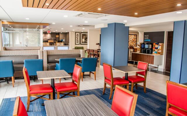 Holiday Inn Express Allentown North by IHG