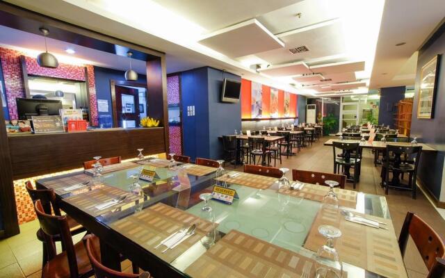 ZEN Rooms Basic Quezon V Mapa