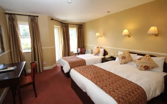 Woodenbridge Hotel and Lodge