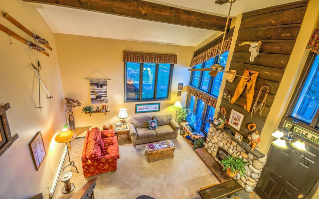 Hillsider by Retreatia