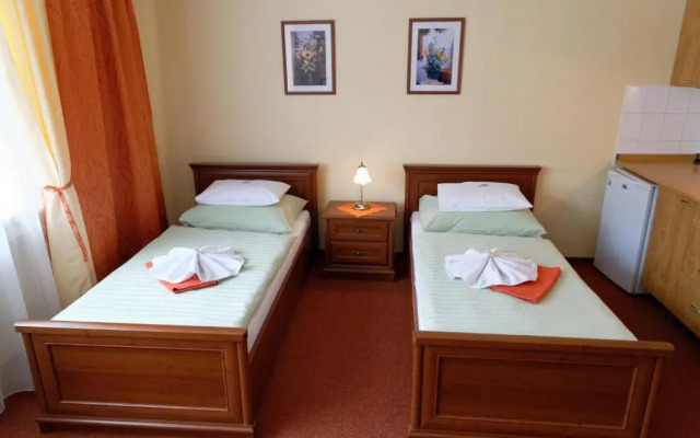 Hotel KAMU GARNI