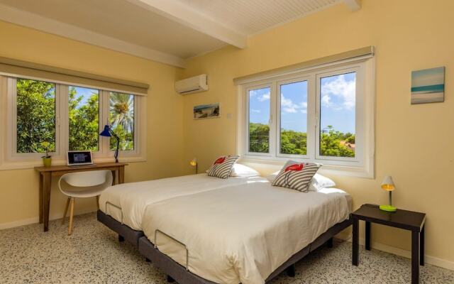NEW 6br6 5BA Villa 200m to Beach w Privatepool