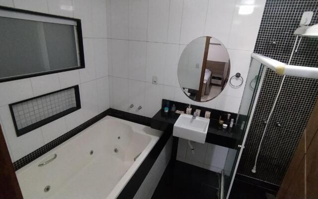 Casa Luxo: Piscina, Churras, Sinuca e Cinema - 300m da Praia